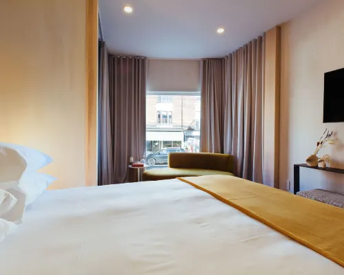ODE Hotels near Jane Subway Station