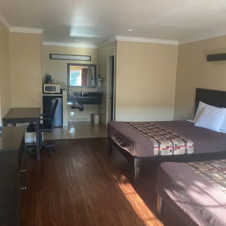 Anaheim Astoria Inn & Suites