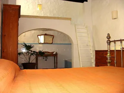 Spacious &comfortable, traditional villa- large private pool, terraces & views