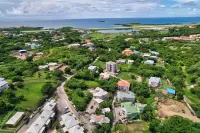 Your Quaint Home Just Steps from Beach Hotels in True Blue