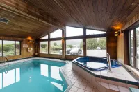 Commodores Inn - Hot Tub