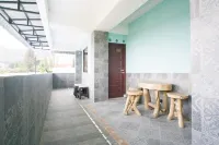 RedDoorz Near Mikie Holiday Funland Berastagi