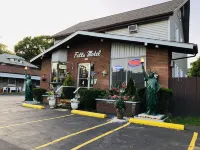 Falls Motel Hotels in der Nähe von Martin's Fantasy Island