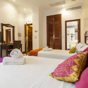 Hotel Baco Sevilla Отели рядом с достопримечательностью «Городской совет»