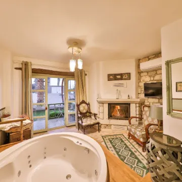 Palas Alaçatı - Adult Only