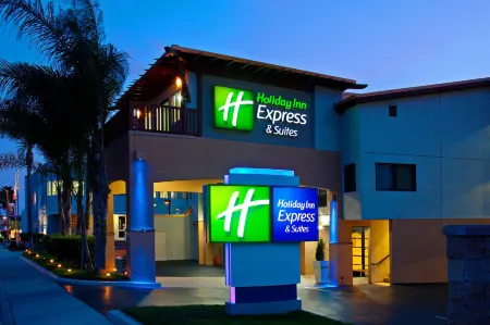 Holiday Inn Express & Suites Solana Beach-Del Mar Отели рядом с достопримечательностью «Fletcher Cove Community Center»