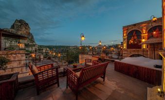 Capp Royal Cave Hotel
