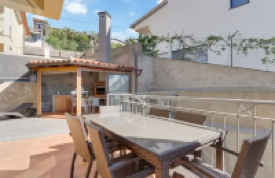 3B Villa Heated Pool Barbecue Games Room