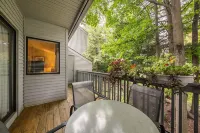 The Shores Cozy Lakeside Condo Unit 5705