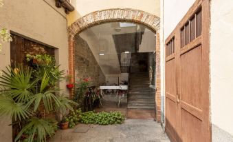 Charming Joivy Flat Next to Duomo di Como