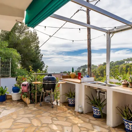 Designer Luxury Two Bedroom Apartment