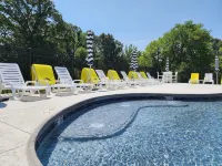 The Lakehouse Inn at Sledd Creek Hotels in Calvert City