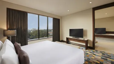 Novotel Kochi Infopark Hotels in der Nähe von Einkaufszentrum Lulu International
