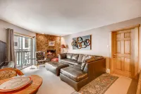 Westwind 208l 1Bd 1BA Gold Condo in Lionshead Village - Homestays