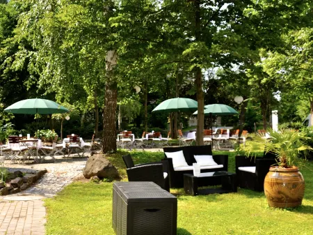 Dein Gutshof Hotel & Ferienwohnungen Отели в г. Гёрлиц