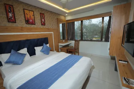 Hotel RK Fortune Отели рядом с достопримечательностью «The Adalaj Stepwell»