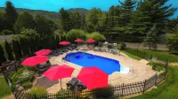 Le 204 Champlain Bromont - Pools