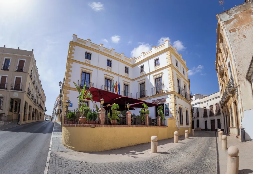 Ronda’s Dramatic Edge: A Guide to the Most Breathtaking Luxury Hotels