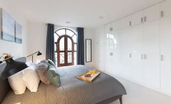 Hampden Apartments - the Henry