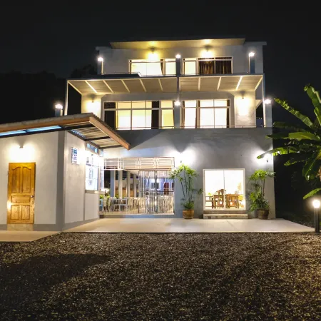 The Lake House Ko Yo Отели рядом с достопримечательностью «Храм Ват Кхок»