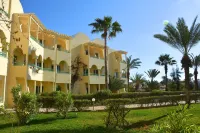 Hotel Venice Beach- Families and Couples Only
