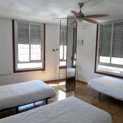 Russafa Youth Hostel โรงแรมใกล้Convento de Santo Domingo