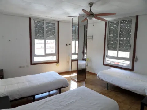 Russafa Youth Hostel فنادق في 