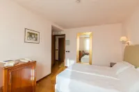 Center Hotel Hotels in Basovizza