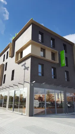 ibis Styles Guyancourt Versailles Отели в г. Шеврёз