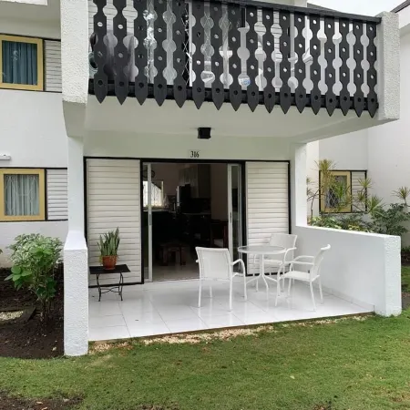 Moonshine 316 Rockley Golf Club