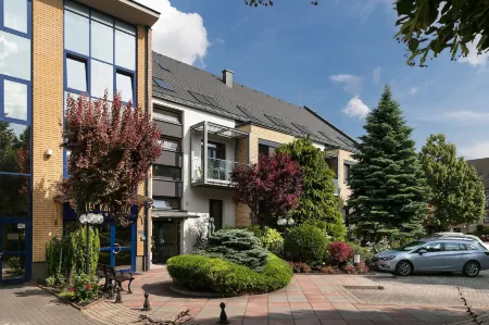 Hotel Kálvária Отели в г. Дьор