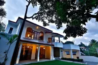 Clove Villa Hotel dekat Shantha Dharanee Asramaya