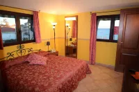 Del Prado Hotels near Spiaggia La Fortezza