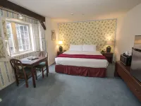 Auld Holland Inn Hotels in Oak Harbor