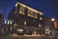 Hotel Vandivort Hotels near Pythian Castle