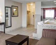 Norwood Inn & Suites North Conference Center