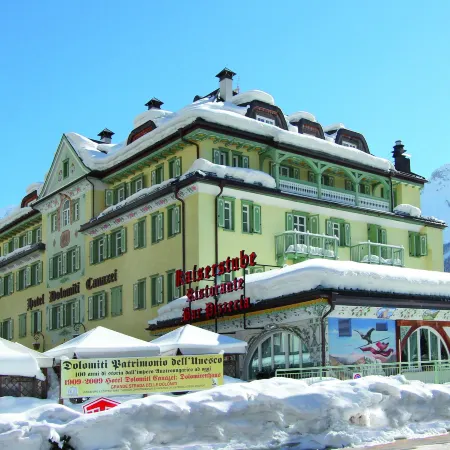 Hotel Dolomiti Schloss