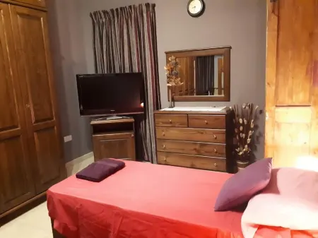 Nocturne Family House Отели рядом с достопримечательностью «Хал-Сафлиени»