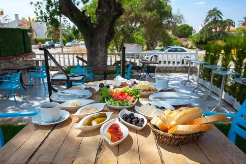 Kabasakal Otel - Bed and Breakfasts