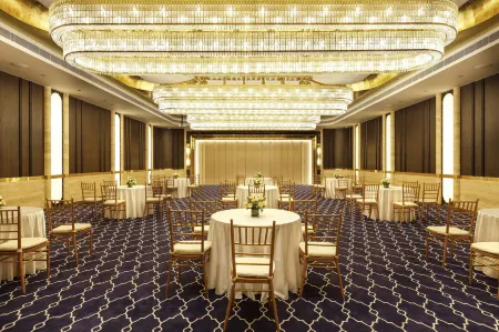 Jenneys Residency Отели рядом с достопримечательностью «Codissia Trade Fair Complex»