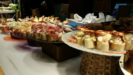 Casual Gurea Отели рядом со станцией Музей Гуггенхайма в Бильбао