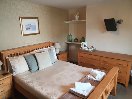 Halfway House Inn Отели в г. Косанд