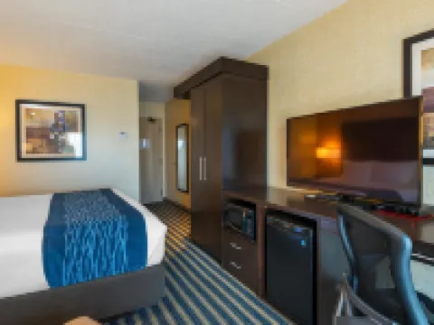Comfort Inn Hotels in Elgin County
