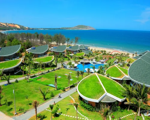 Sandunes Beach Resort & Spa Hotels near Linh Long Tu Temple