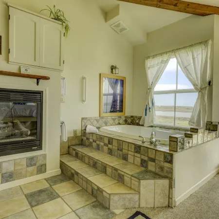 Captain's Inn at Moss Landing