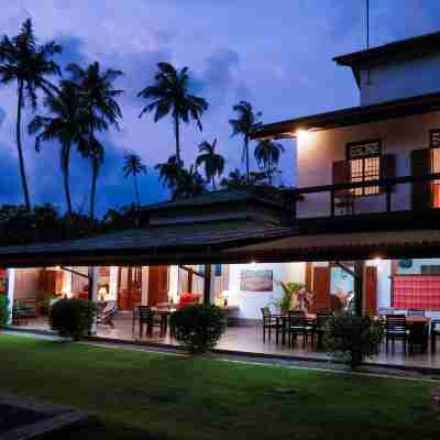 South Point Surf House - Whole Villa 5 Bedrooms (Sleeps 14) Hotel Exterior