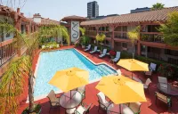 Campbell Inn Hotel - Pools