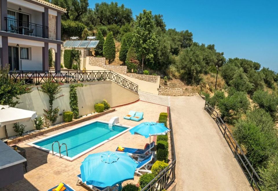 Hotel Villa Naisy, Leisure & Recreation, Outdoor Swimming Pool