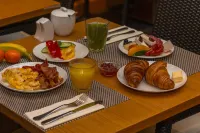Hotel Museum Budapest - breakfast