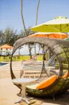 Kauai Shores Hotel - Beach